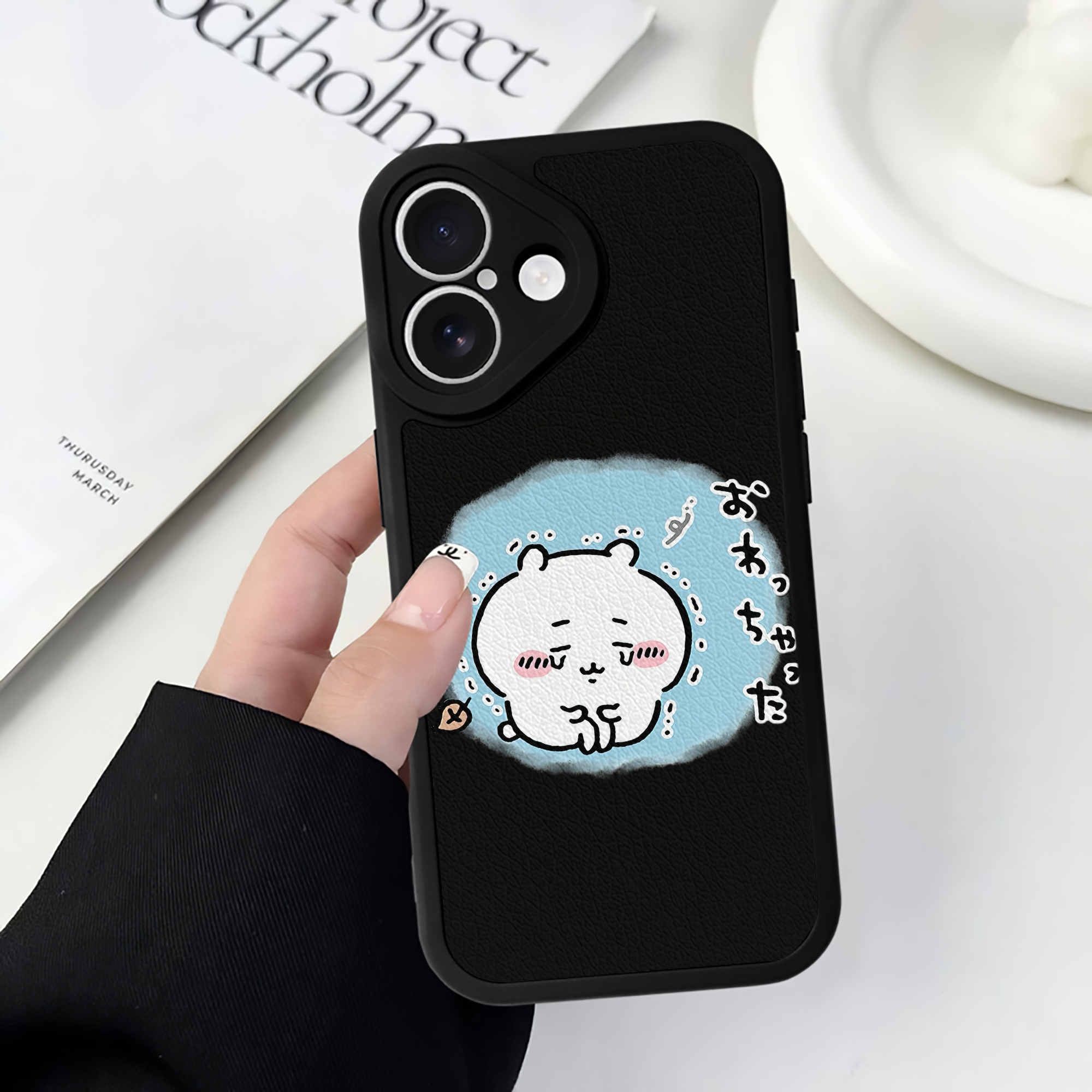 （画像用） ちいかわ ちいかわ Chii-kawa chiikawa 【iPhone 16シリーズ対応】シリコンスマホケース（レザー調） 材質：シリコン